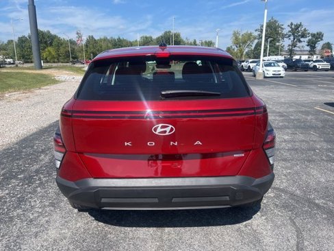Used 2025 Hyundai Kona SE image 7