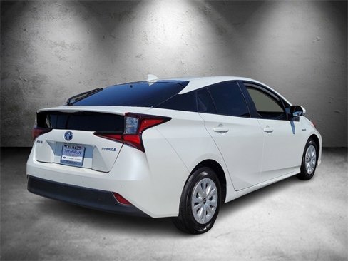 Used 2021 Toyota Prius LE image 3
