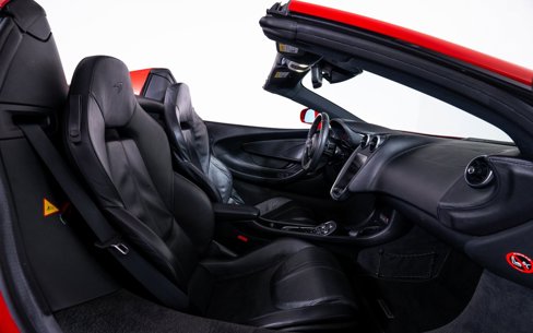 Used 2018 McLaren 570S Spider image 21