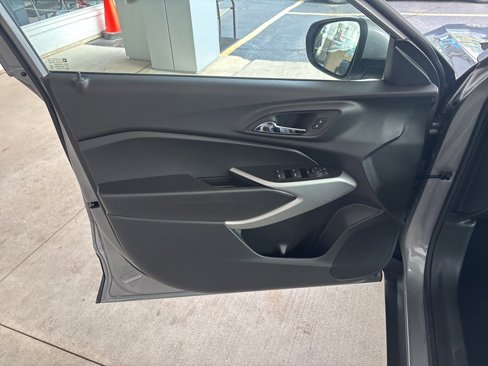 New 2025 Chevrolet Trax LS w/ LS Convenience Package image 6
