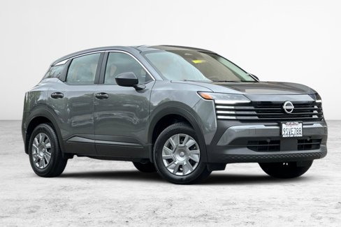 Used 2025 Nissan Kicks S w/ Charging Package image 2