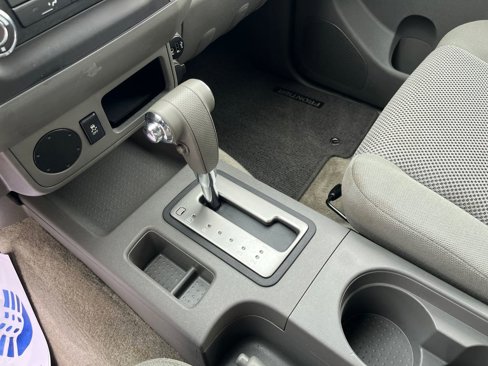 Used 2018 Nissan Frontier SV image 25