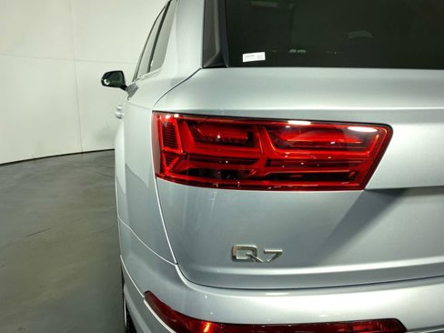 Used 2018 Audi Q7 3.0T Premium Plus w/ Premium Plus Package image 33