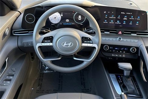 Certified 2024 Hyundai Elantra SEL image 15