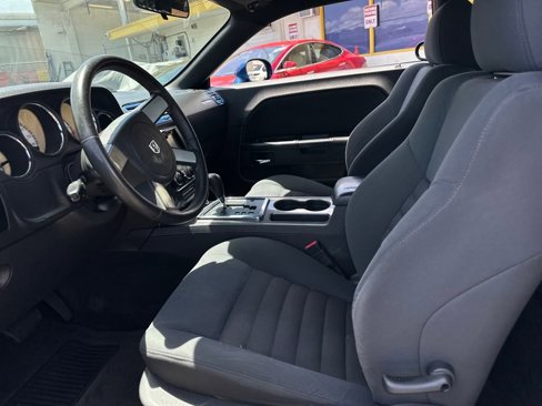 Used 2010 Dodge Challenger SE image 12