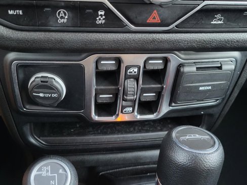 Used 2024 Jeep Gladiator Sport image 26