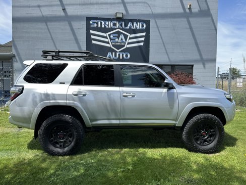 Used 2021 Toyota 4Runner SR5 Premium w/ Moonroof Package image 5