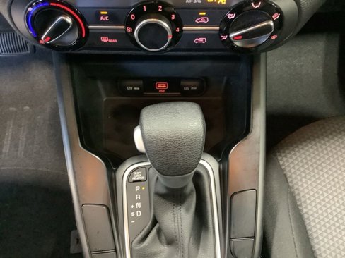 Used 2022 Kia Soul LX image 8