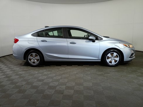 Used 2017 Chevrolet Cruze LS image 11