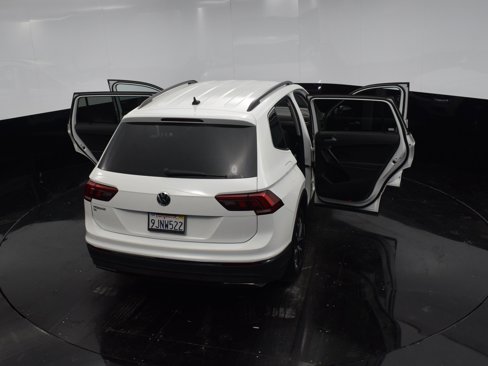 Used 2021 Volkswagen Tiguan SEL image 40