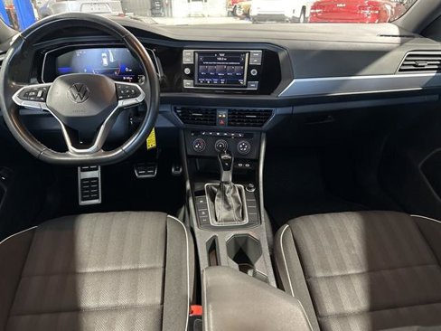 Used 2024 Volkswagen Jetta Sport image 20