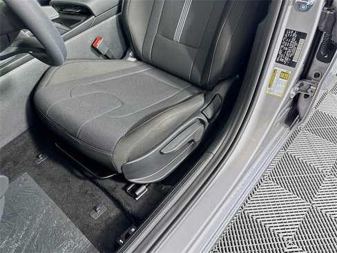 New 2025 Hyundai Elantra SE image 20