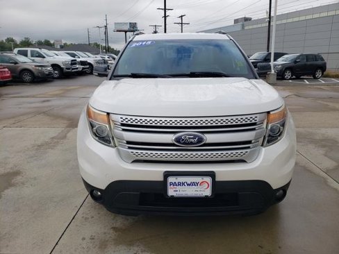 Used 2015 Ford Explorer XLT w/ Equipment Group 202A image 3