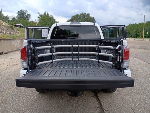 Used 2023 Toyota Tacoma TRD Off-Road image 11