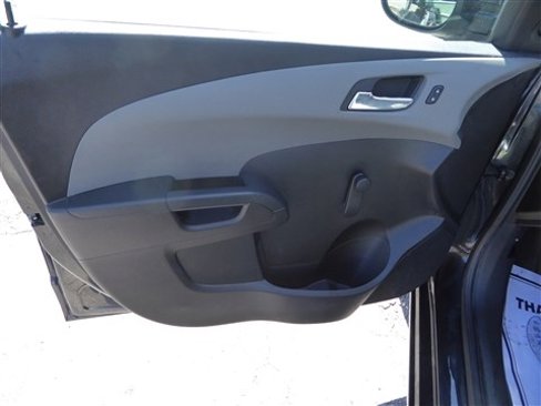 Used 2014 Chevrolet Sonic LS image 9