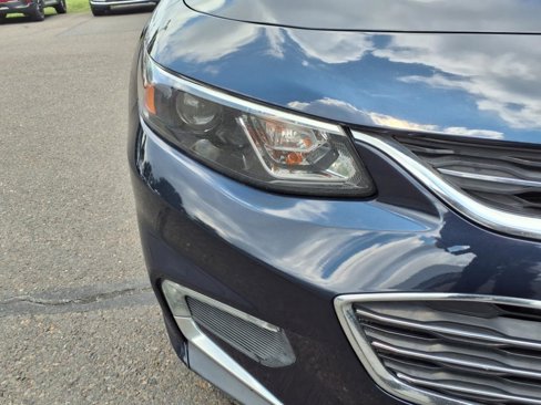 Used 2017 Chevrolet Malibu LT image 10