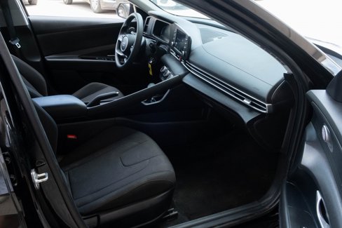 Used 2024 Hyundai Elantra SE image 14