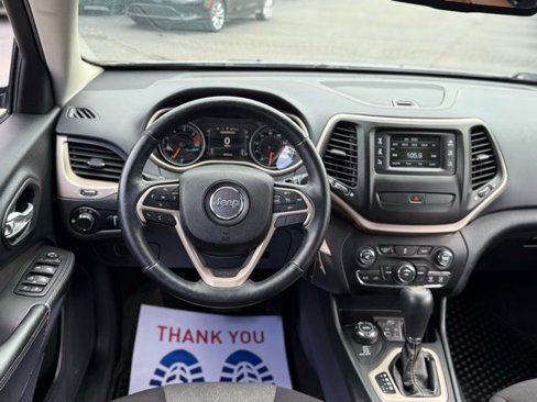 Used 2016 Jeep Cherokee Sport w/ Cold Weather Group image 7