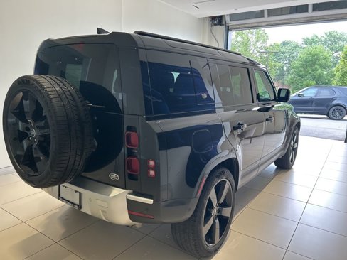 Used 2023 Land Rover Defender 110 S image 15