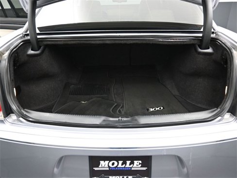 Used 2016 Chrysler 300 C image 29