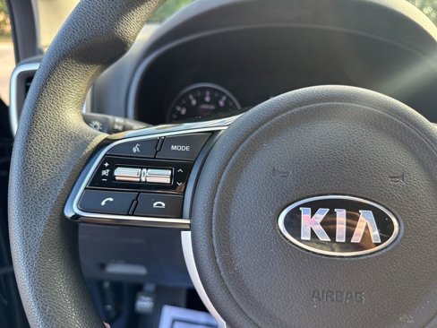Used 2022 Kia Sportage LX image 21