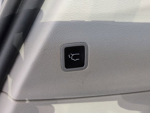 Used 2020 Chrysler Pacifica Touring-L Plus image 12