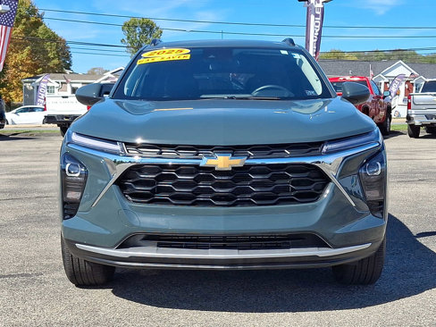 Certified 2025 Chevrolet Trax LT w/ LT Convenience Package image 2