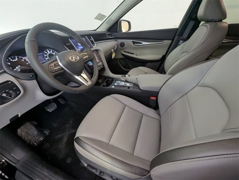 New 2025 INFINITI QX50 Luxe image 6