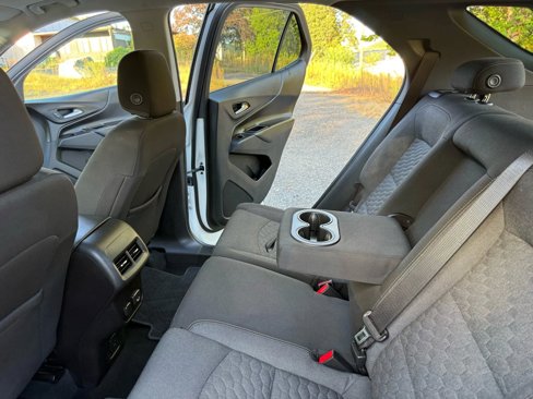 Used 2018 Chevrolet Equinox LT w/ Sun & Infotainment Package image 26