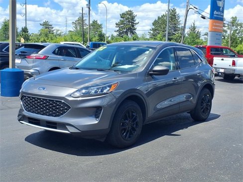 Certified 2022 Ford Escape SE w/ Cold Weather Package image 3
