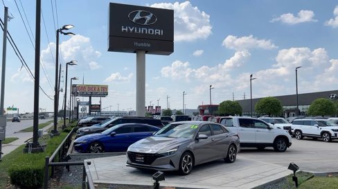 Used 2023 Hyundai Elantra SEL w/ Convenience Package image 41