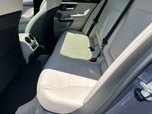 Used 2025 Mercedes-Benz C 300 Sedan image 23