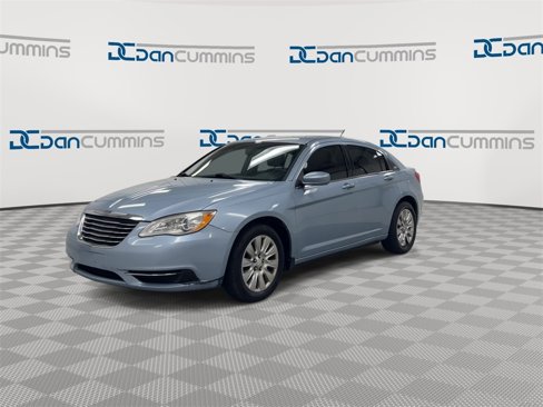 Used 2013 Chrysler 200 LX image 4