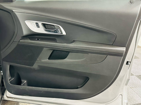 Used 2017 Chevrolet Equinox LS image 22