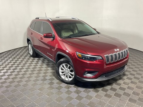 Used 2019 Jeep Cherokee Latitude w/ Cold Weather Group image 3