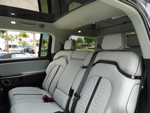 Used 2023 Rivian R1S Adventure image 21