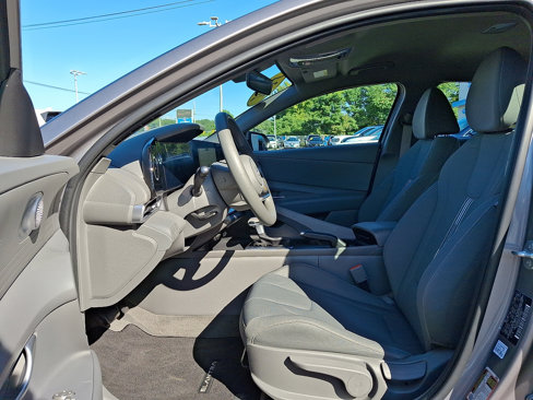 Used 2024 Hyundai Elantra SEL image 14