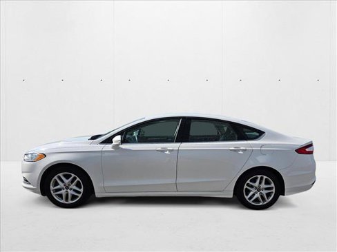 Used 2016 Ford Fusion SE image 8