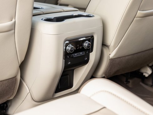 Used 2022 GMC Yukon Denali w/ Denali Premium Package image 31