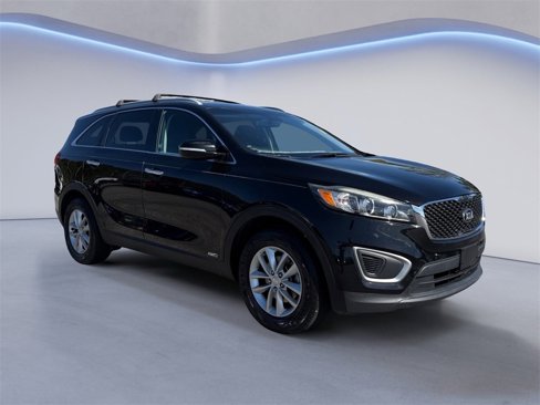 Used 2017 Kia Sorento LX w/ LX Convenience Package image 1
