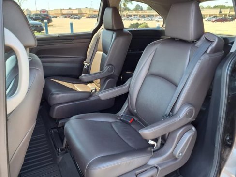 Used 2018 Honda Odyssey Elite image 6