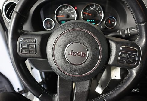 Used 2016 Jeep Wrangler Unlimited Sahara w/ Connectivity Group image 36