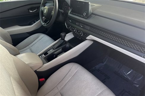 Certified 2023 Honda Accord EX image 18