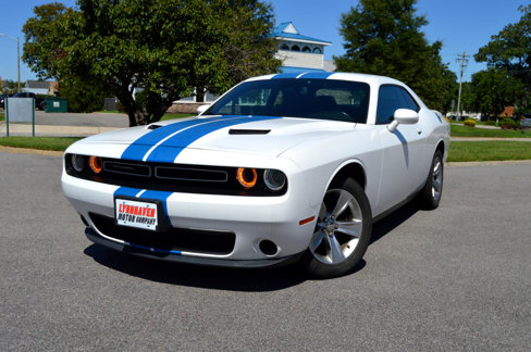 Used 2018 Dodge Challenger SXT image 3