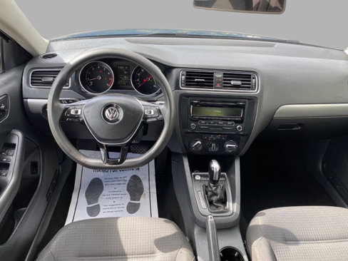 Used 2015 Volkswagen Jetta SE image 25