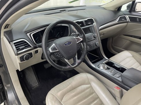 Used 2018 Ford Fusion SE image 18
