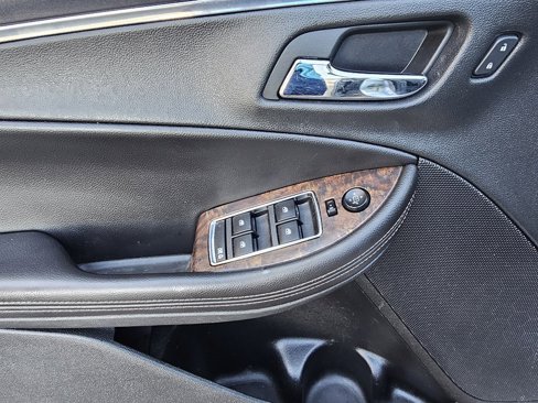 Used 2015 Chevrolet Impala LT image 22