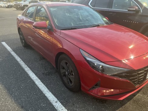 Used 2023 Hyundai Elantra SEL image 1