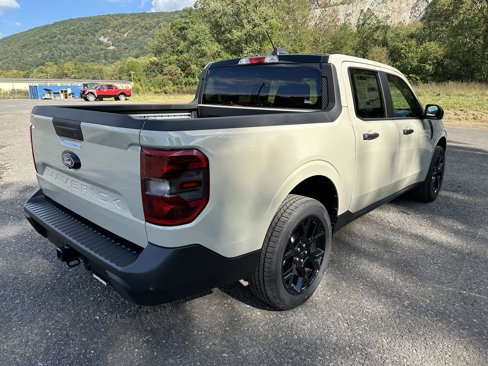 New 2025 Ford Maverick XLT image 4