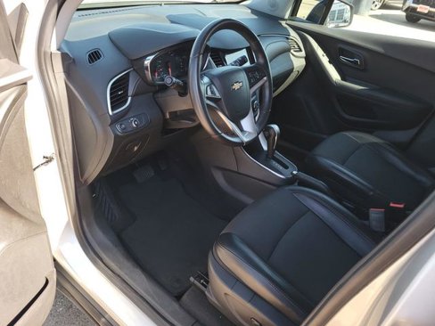 Used 2018 Chevrolet Trax LT w/ Redline Edition image 16